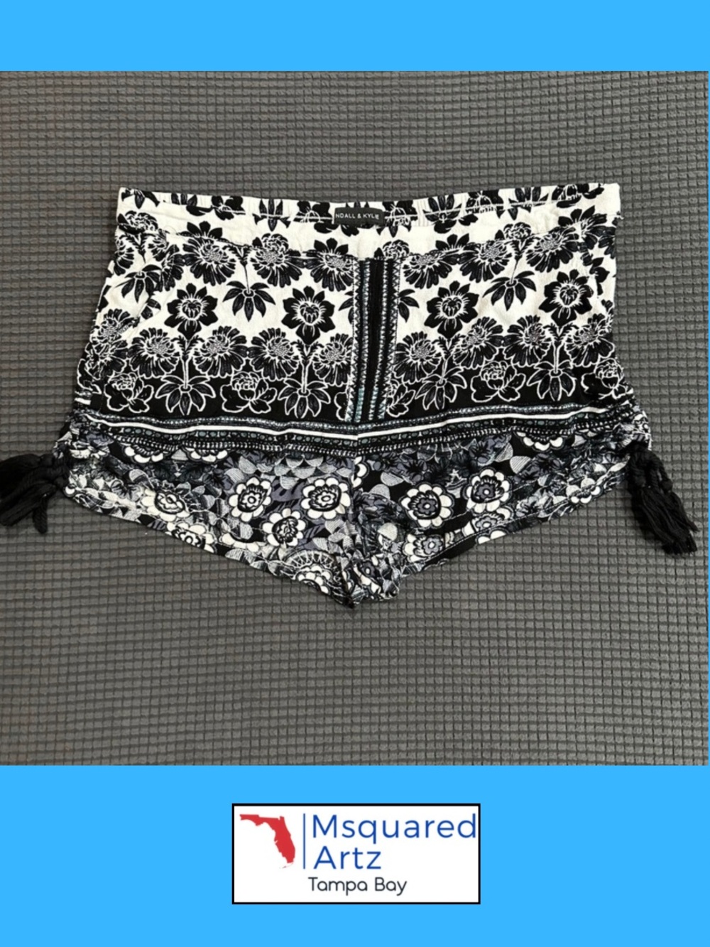 Kendall & Kylie Women's Medium Black White Floral Tassel Rayon Boho Shorts